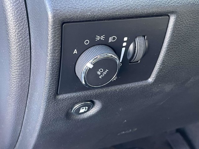 Used 2020 Jeep Grand Cherokee Limited w/ Luxury Group II RWD image 19