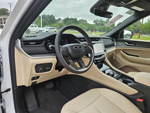 New 2026 Jeep Grand Cherokee L Limited RWD image 15
