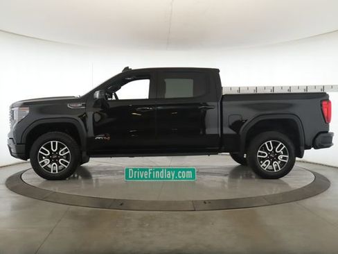 Used 2025 GMC Sierra 1500 AT4 w/ Technology Package image 9