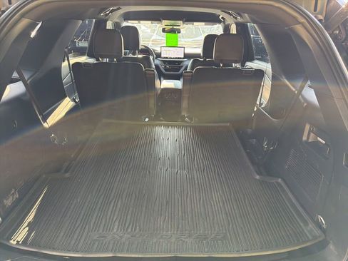 Used 2025 Ford Explorer ST-Line w/ Premium Package RWD image 8