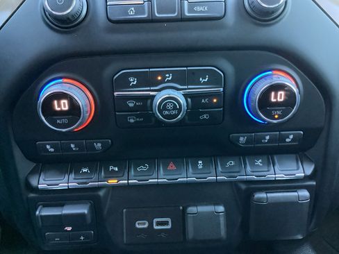 Used 2022 Chevrolet Silverado 1500 High Country w/ Technology Package image 25