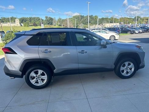 Used 2020 Toyota RAV4 XLE AWD/4WD image 8