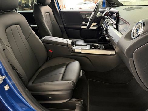 Certified 2024 Mercedes-Benz GLB 250 4MATIC image 18