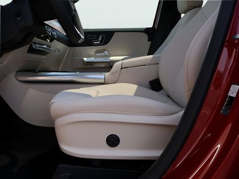 New 2026 Mercedes-Benz GLA 250 4MATIC image 36