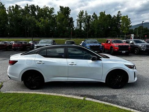 New 2025 Nissan Sentra SR w/ Midnight Edition image 4