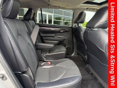 Used 2022 Toyota Highlander Limited AWD/4WD image 12