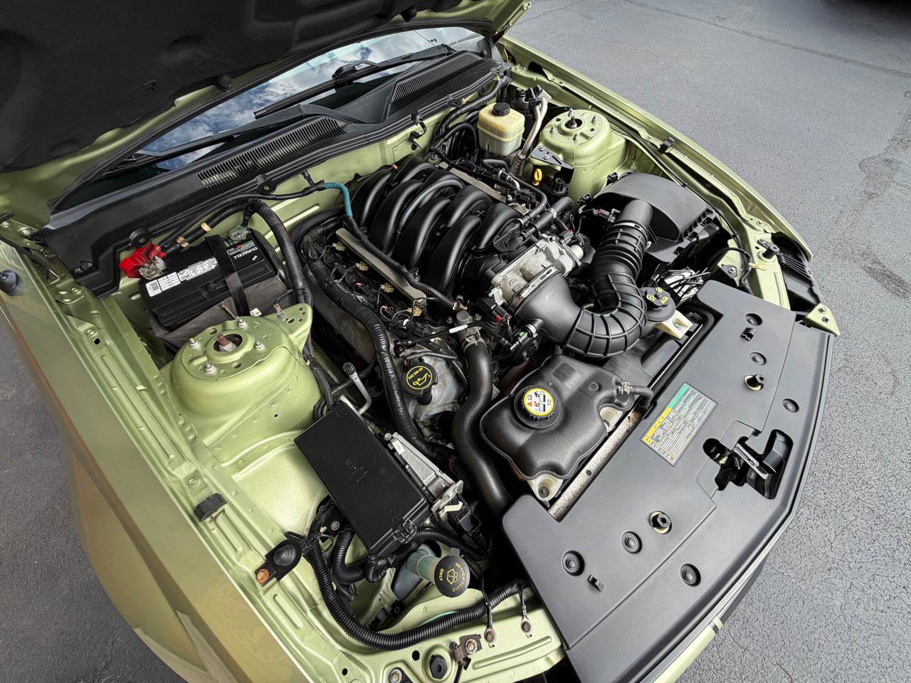 Used 2006 Ford Mustang GT Premium RWD image 30