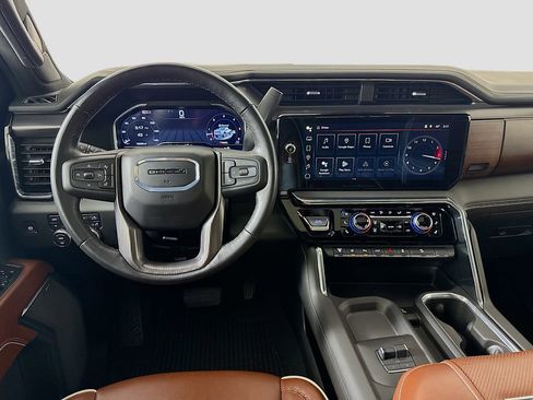 Used 2024 GMC Sierra 3500 Denali Ultimate image 24