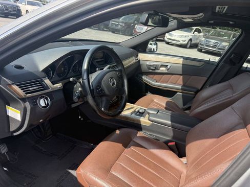 Used 2010 Mercedes-Benz E 550 Sedan w/ Premium 1 Pkg image 9