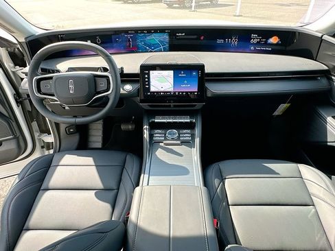 New 2026 Lincoln Nautilus Premier image 3