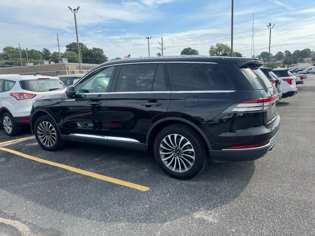 Used 2024 Lincoln Aviator Reserve AWD/4WD image 5