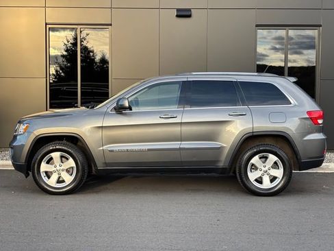 Used 2012 Jeep Grand Cherokee Laredo image 2