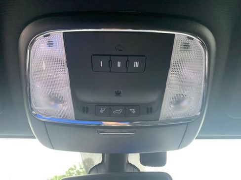 Used 2022 Jeep Grand Cherokee Laredo X AWD/4WD image 32