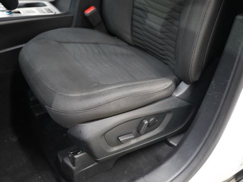 Used 2021 Ford Explorer XLT image 26