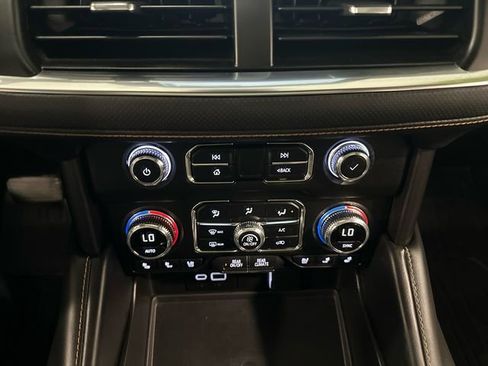 Used 2023 GMC Yukon AT4 w/ AT4 Premium Package AWD/4WD image 23