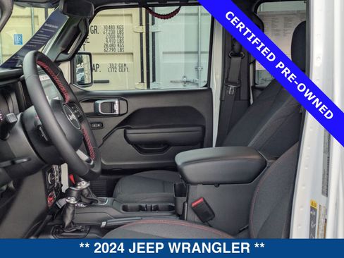 Used 2024 Jeep Wrangler Unlimited Rubicon AWD/4WD image 21