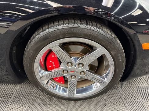 Used 2007 Chevrolet Corvette Coupe w/ Preferred Equipment Group RWD image 18