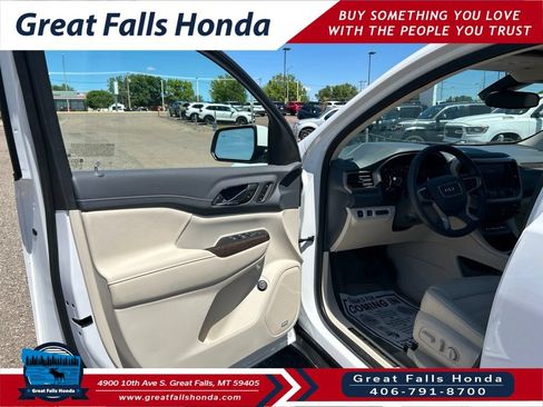 Used 2023 GMC Acadia Denali AWD/4WD image 11
