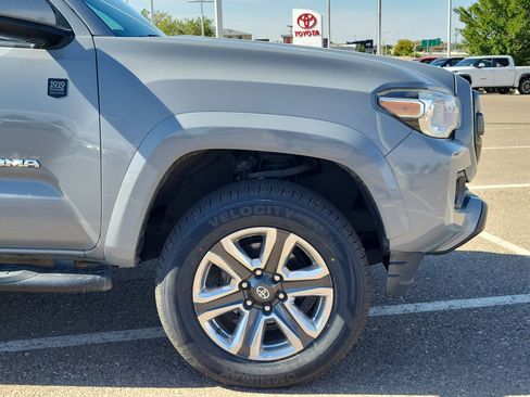 Used 2019 Toyota Tacoma SR5 RWD image 31