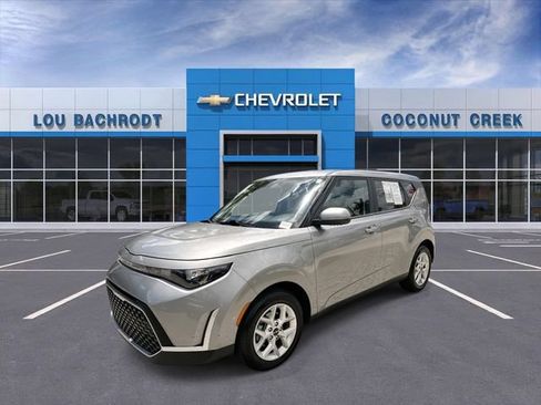 Used 2024 Kia Soul LX w/ Option Group 015 FWD image 4