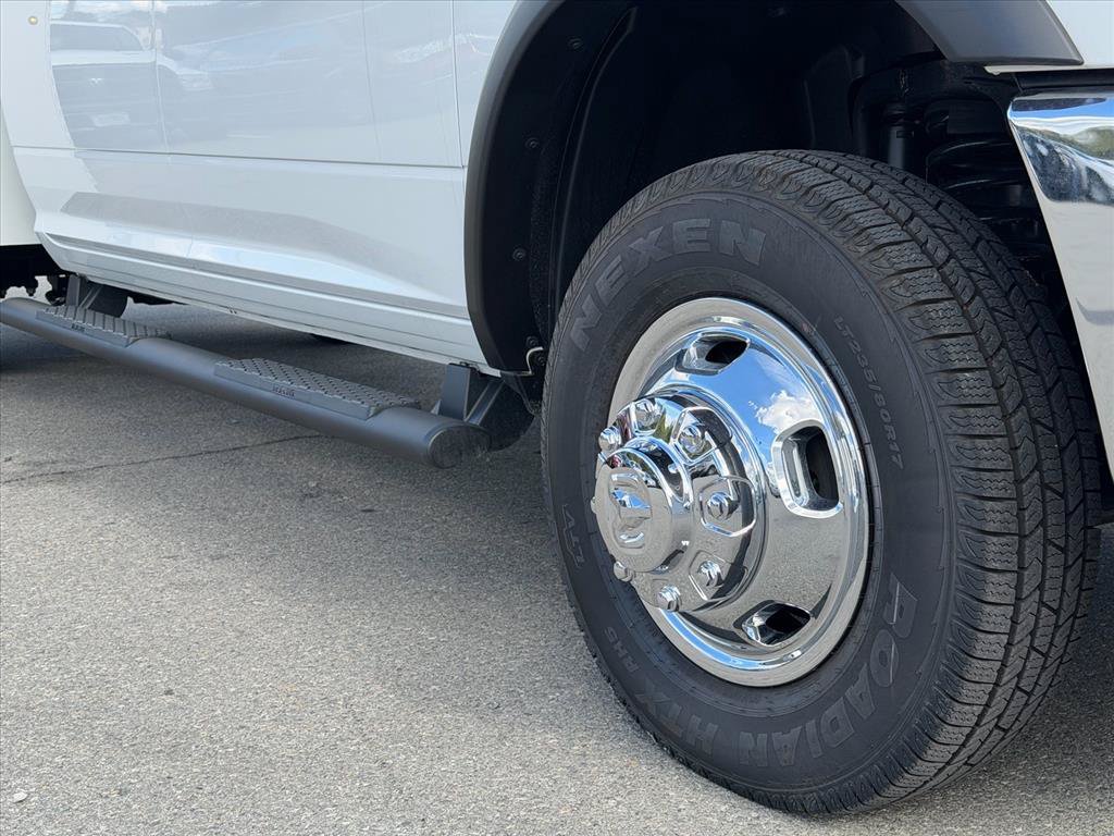 New 2026 RAM 3500 Tradesman AWD/4WD image 10