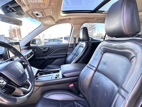 Used 2023 Lincoln Aviator Reserve w/ Equipment Group 201A image 17