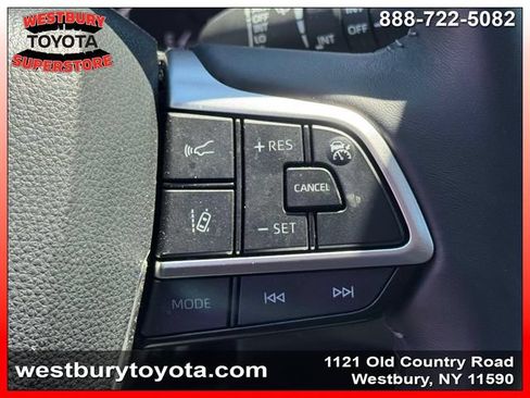 Certified 2025 Toyota Highlander XLE AWD/4WD image 24