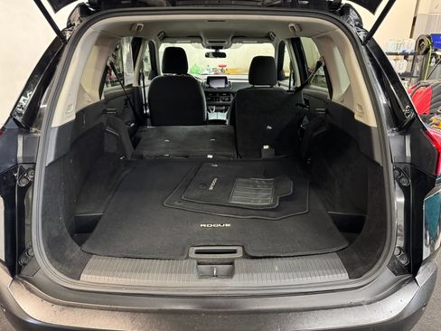 Used 2023 Nissan Rogue S AWD/4WD image 7