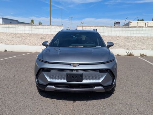 Used 2025 Chevrolet Equinox EV LT w/ Convenience Package image 7