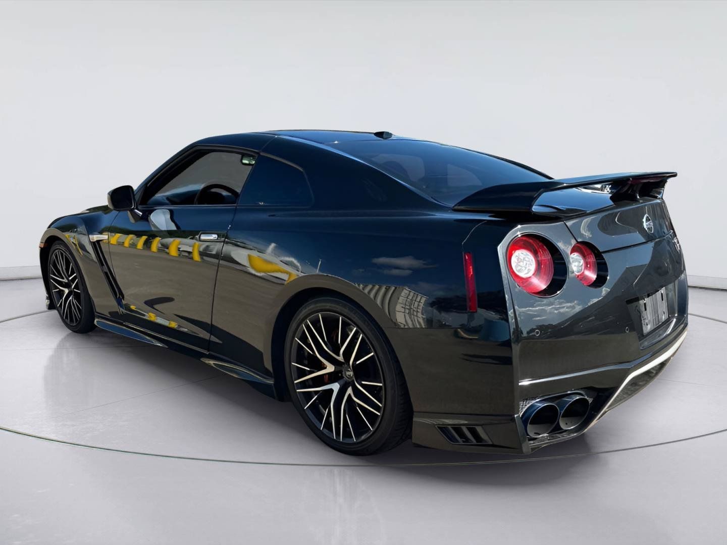 Used 2020 Nissan GT-R Premium w/ Premium Interior Package AWD/4WD image 7