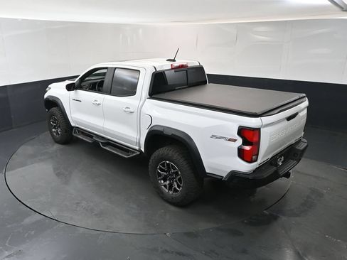 Used 2026 Chevrolet Colorado ZR2 w/ Technology Package AWD/4WD image 31