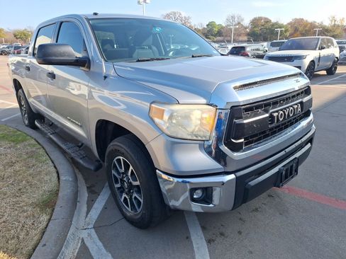 Used 2016 Toyota Tundra SR5 w/ SR5 Upgrade Package image 8