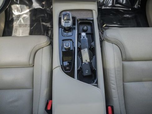 Certified 2023 Volvo XC90 T8 Ultimate w/ Protection Package Premier AWD/4WD image 25