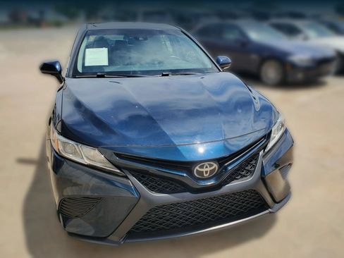 Used 2018 Toyota Camry SE w/ Convenience Package FWD image 18