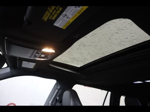 Used 2022 Toyota Highlander XSE FWD image 26