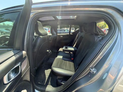 Used 2019 Volvo XC40 T5 R-Design AWD/4WD image 21
