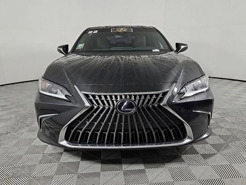 Used 2022 Lexus ES 300h w/ Premium Package image 2