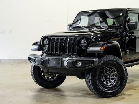 Used 2022 Jeep Wrangler Unlimited Sahara AWD/4WD image 19