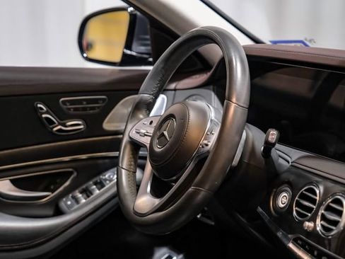 Used 2018 Mercedes-Benz S 560 4MATIC Sedan image 25