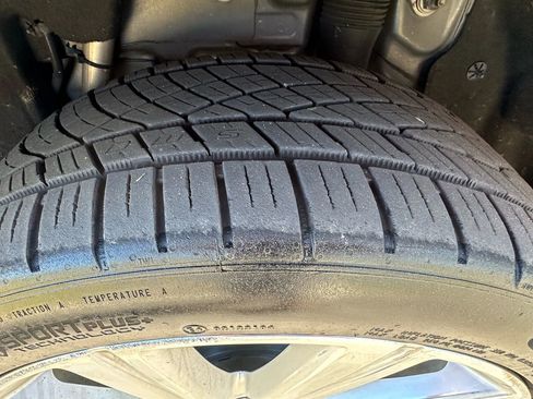 Used 2018 Jaguar F-PACE R-Sport image 19