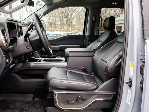 Used 2024 Ford F250 Lariat w/ Sport Appearance Package image 17