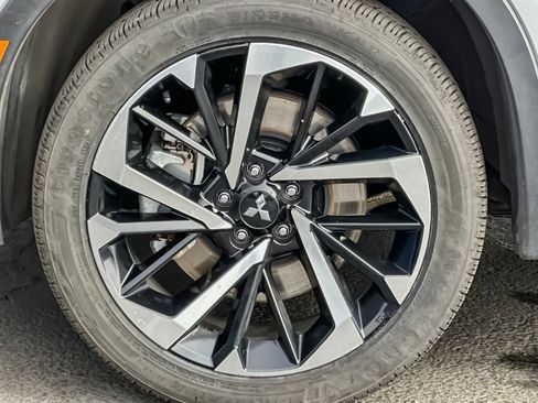 Used 2024 Mitsubishi Outlander SE FWD image 32