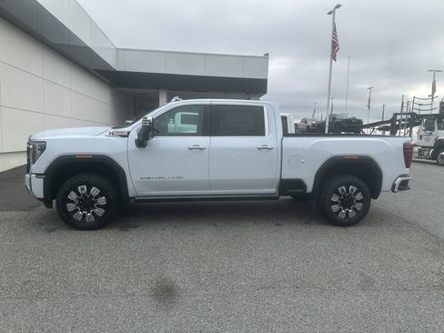 New 2026 GMC Sierra 2500 Denali w/ Denali Reserve Package image 2