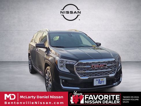 Used 2022 GMC Terrain Denali w/ LPO, Floor Liner Package AWD/4WD image 1
