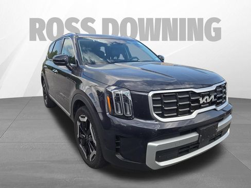 Used 2025 Kia Telluride S FWD image 3