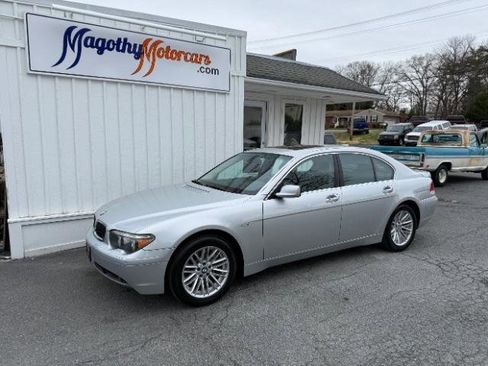 Used 2005 BMW 745i image 14