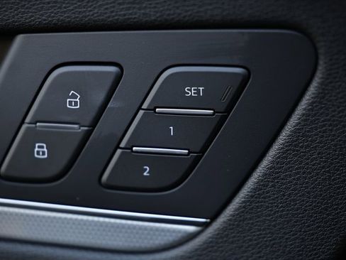 Used 2025 Audi Q5 2.0T Premium Plus w/ Premium Plus Package image 17