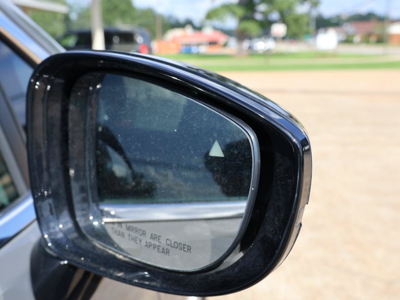 Used 2023 Chrysler Pacifica Touring-L FWD image 19