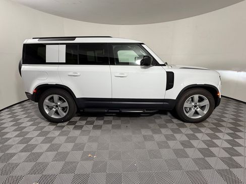 Used 2026 Land Rover Defender 110 S AWD/4WD image 8