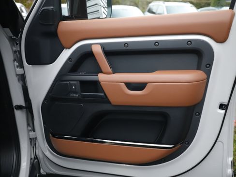 New 2026 Land Rover Defender 110 OCTA AWD/4WD image 10